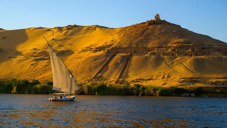 11 Days Cairo-Nile Cruise and Hurghada by Train